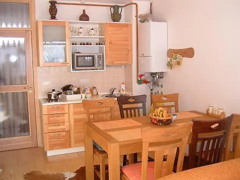 汉别拉什尼察酒店 4*